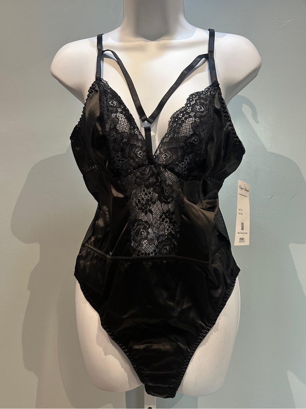 Elegant Moments Black Lace Bodysuit XLarge New with Tags